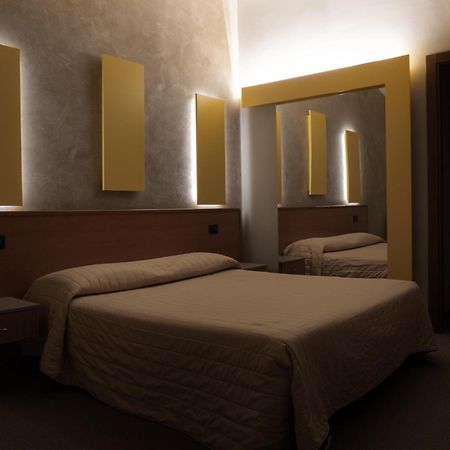 Dealuna Motel Fidenza Extérieur photo