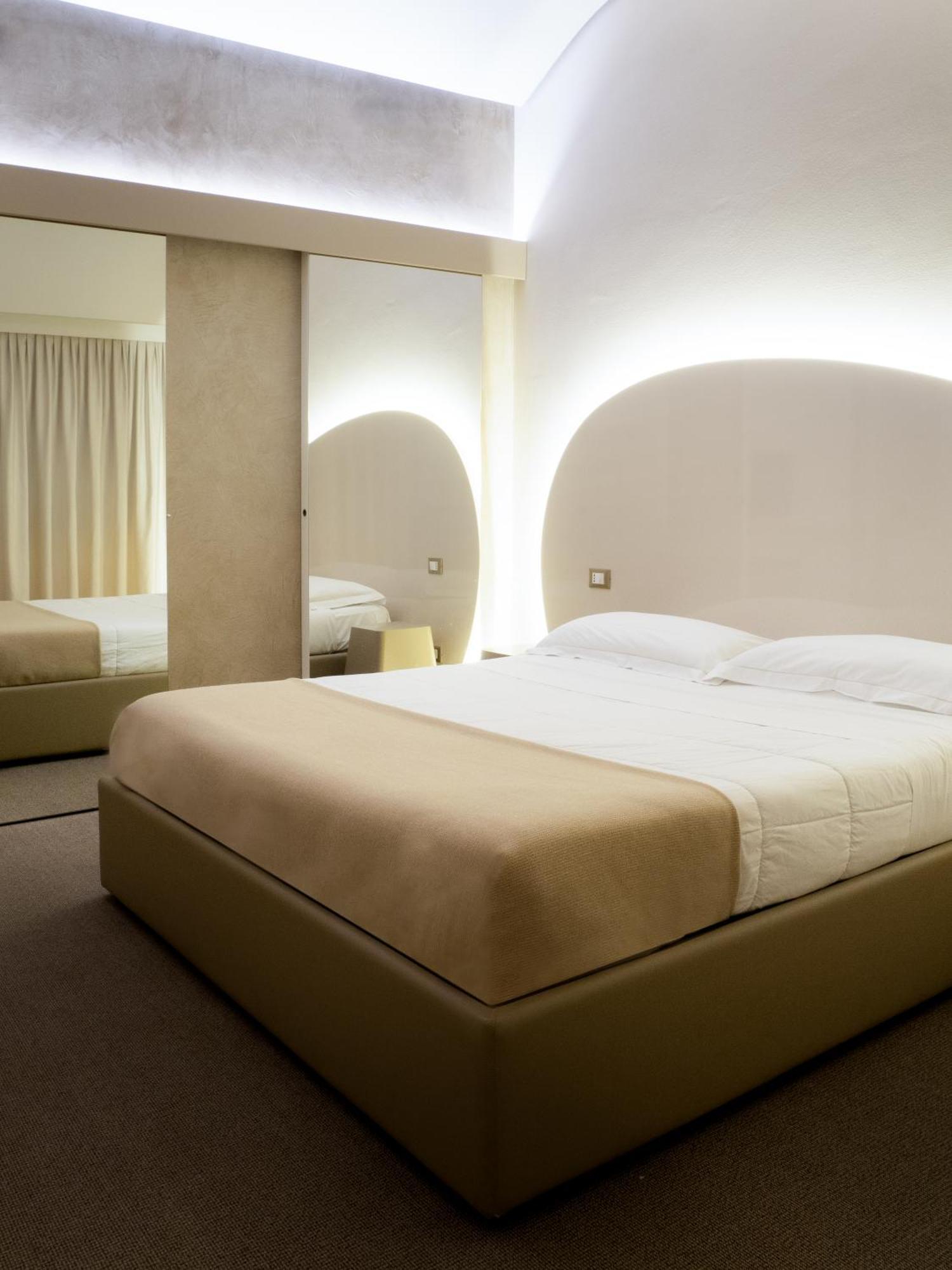 Dealuna Motel Fidenza Extérieur photo